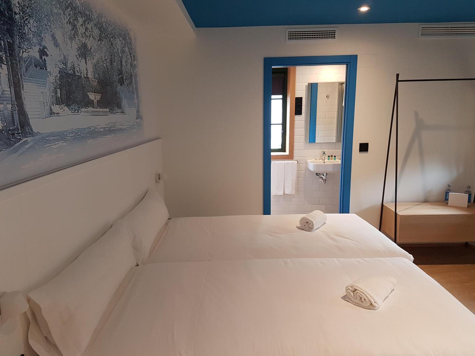 Standard Family Room,1039284025:JPEG