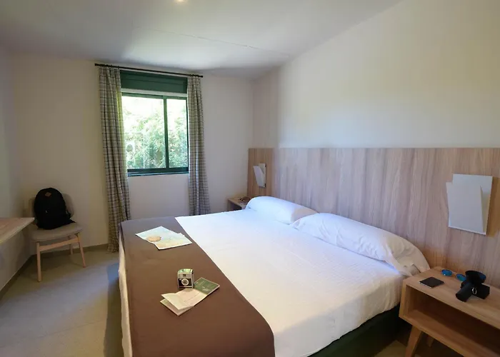 Hotel cerca del colegio: Albergue Monte Do Gozo